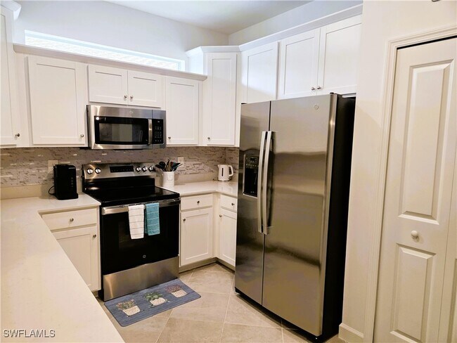 Foto del edificio - 20683 Hazelnut Ct