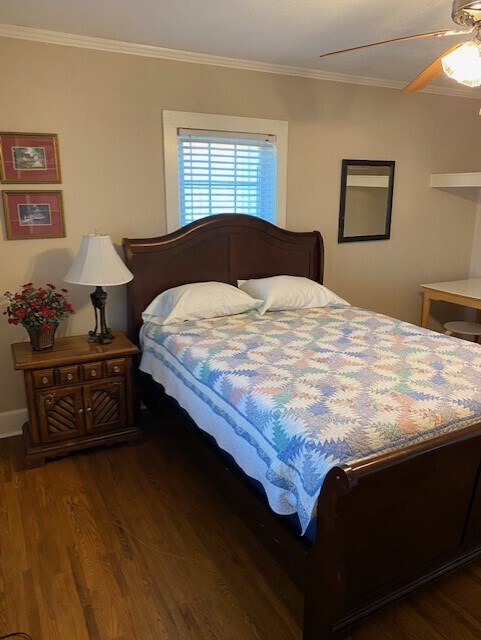 Master Bedroom 1st Floor- Queen Bed - 432 W Stevens St