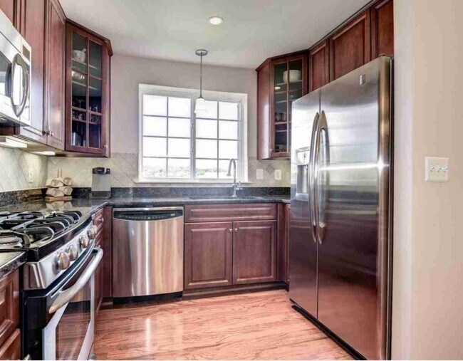 4177 S Four Mile Run Dr Arlington, VA 22204 Alquileres en Arlington