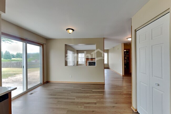 Foto del edificio - 14233 S Hillsdale Ct