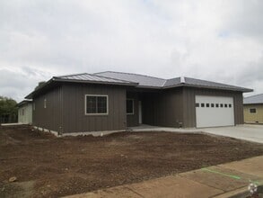 Building Photo - 463 N 1st St