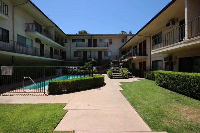 Foto del edificio - 550 E California Blvd