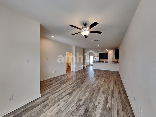 Foto del edificio - 1036 Violet Ln