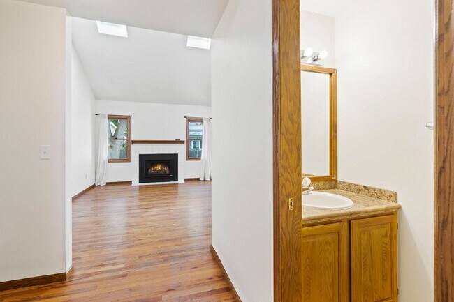 Foto del edificio - Spacious Home in a Great Location!