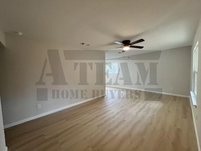 Building Photo - 106 Timber Crest
