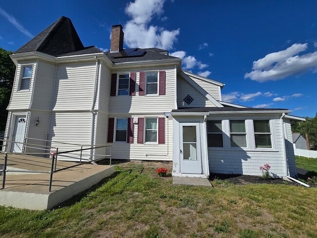 Building Photo - 239 Pleasant St