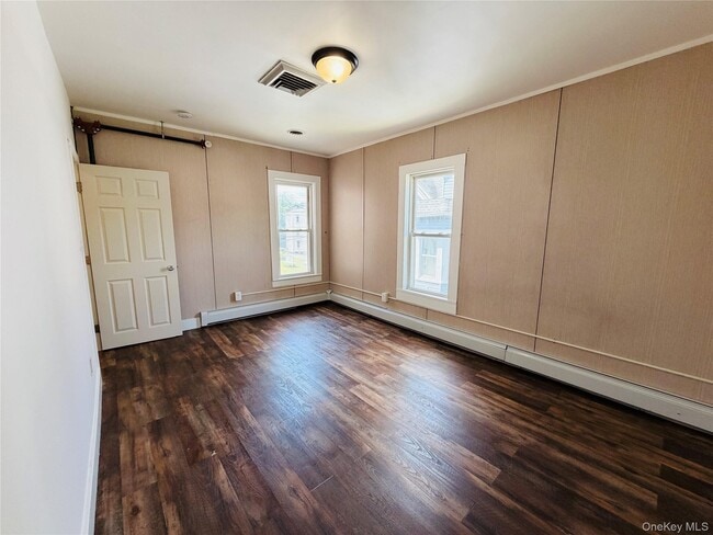 Building Photo - 125 Wickham Ave