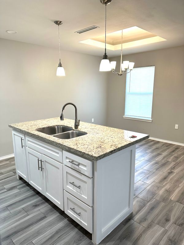 Building Photo - 324 Uva Ln