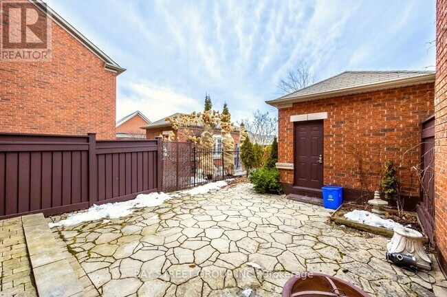 Photo du bâtiment - 97 Zokol Dr