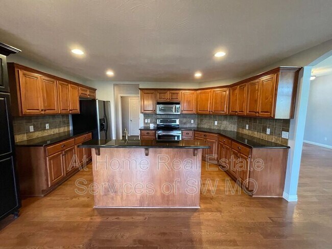 Building Photo - 6063 N 19th Ave