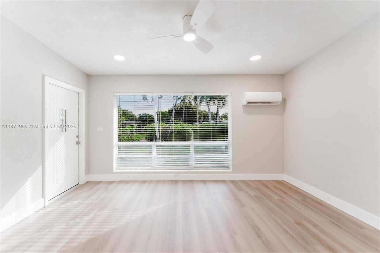 Foto principal - 1560 NE 42nd St