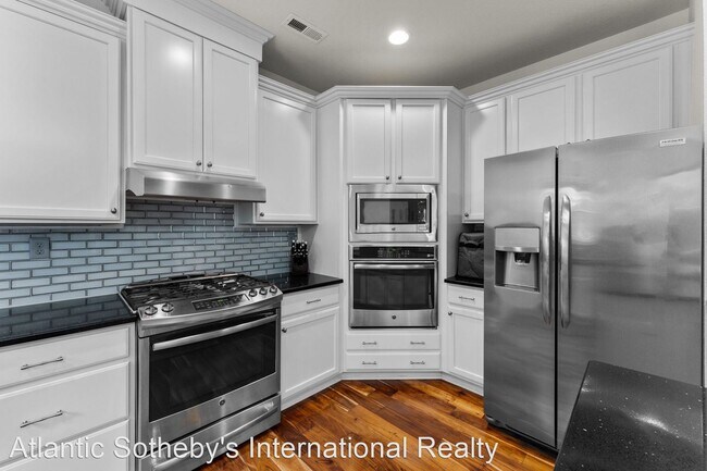 Foto del edificio - 6 br, 4.5 bath House - 2424 Big Cypress Court