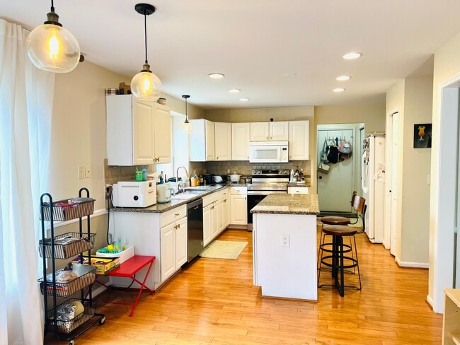 Building Photo - 2914 Leslie Park Cir