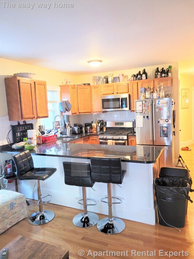 Davis Sq 4 Bed, 2 Baths New Reno, New K... Townhome Rentals in