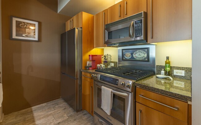 Foto del edificio - Live Above the Action — 14th-Floor ICON Condo with Petco Park Views