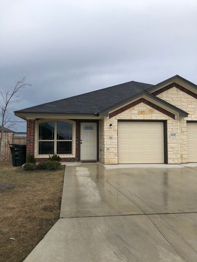 Building Photo - 4308 Hunters Pl Dr