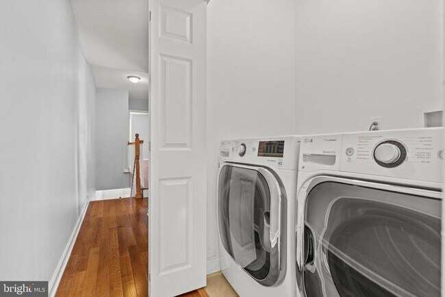 Building Photo - 1149 S 19th St