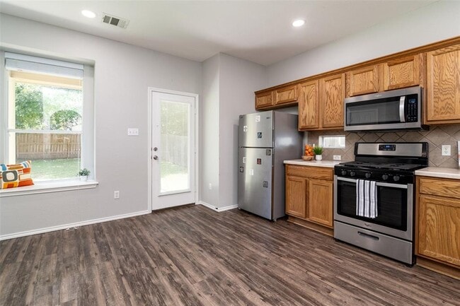 Foto del edificio - 2119 Campfield Pkwy