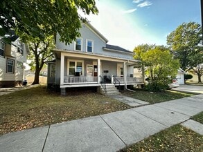 Building Photo - 808 Cherry St