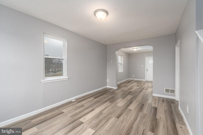 Building Photo - 2574 W Lafayette Ave