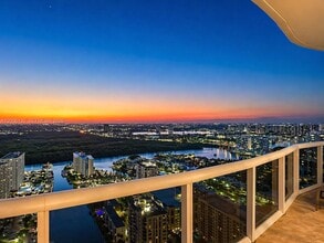 Building Photo - 15811 Collins Ave