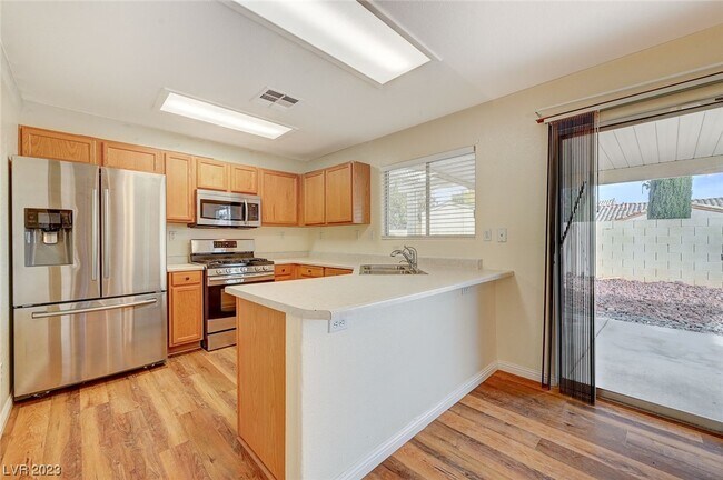 Building Photo - 7820 Sungrove Ct