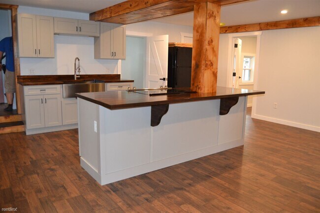 Building Photo - 2 br, 1.5 bath House - 64 Eastford Road