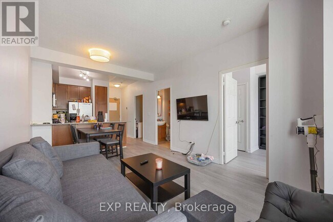 Photo du bâtiment - 18 Holmes Ave