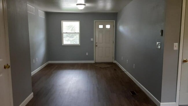 Building Photo - 215 Mueller Drive