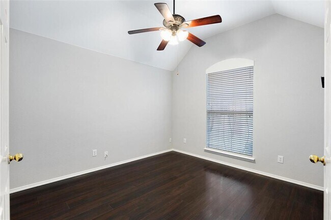 Foto del edificio - 7905 Thorneywood Rd