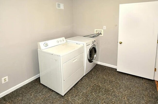 Foto del edificio - Cozy & Updated Home in Desirable Kensington, Neighborhood