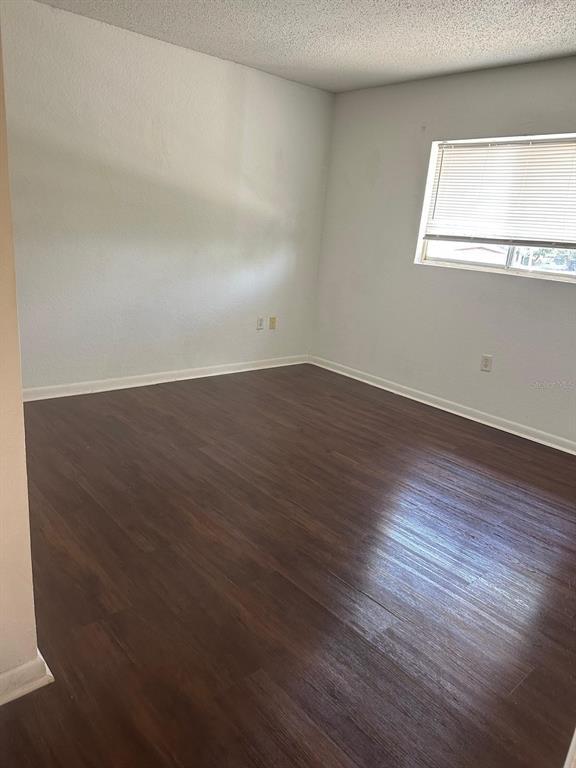 Foto del edificio - 747 Wyman Ct