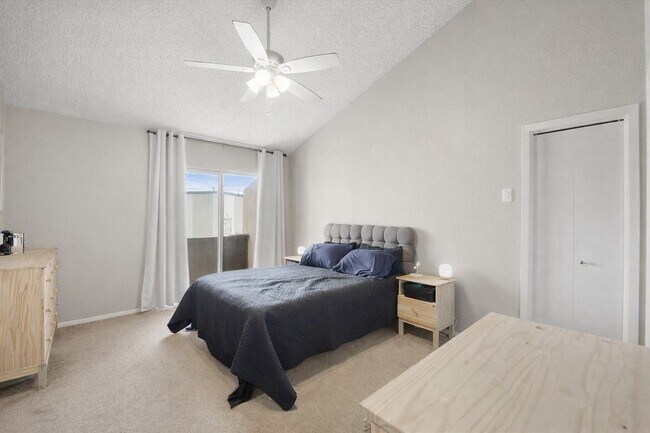Foto del edificio - 1818 Highbrook Ct