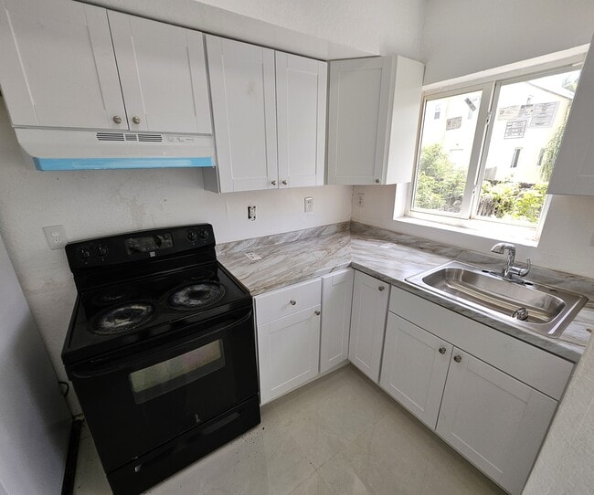 Building Photo - 450 NW 84th St