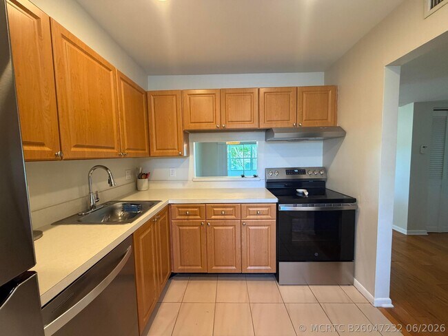 Building Photo - 2800 Fiore Way