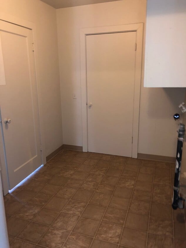 Photo - 2189 Hilyard Street