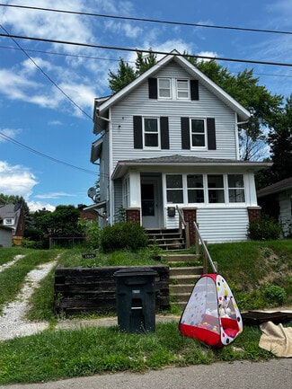Building Photo - 1865 Shaw Ave