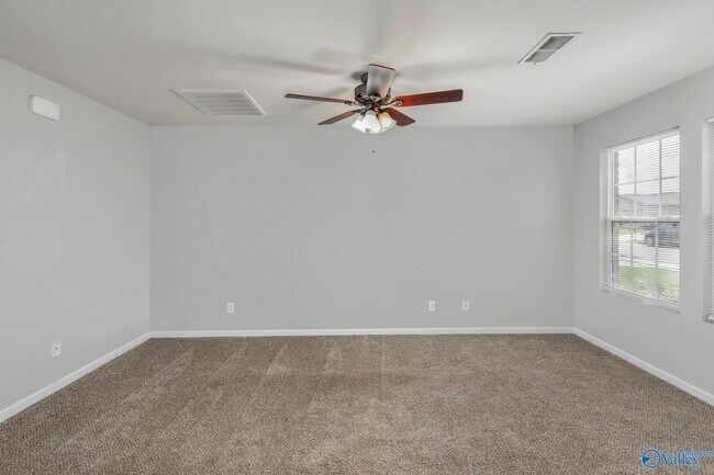 Foto del edificio - 137 David Barnes Dr