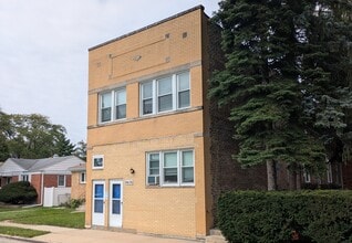 Building Photo - 9436 Lincoln Ave