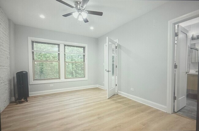 Foto del edificio - 1633 W Chase Ave