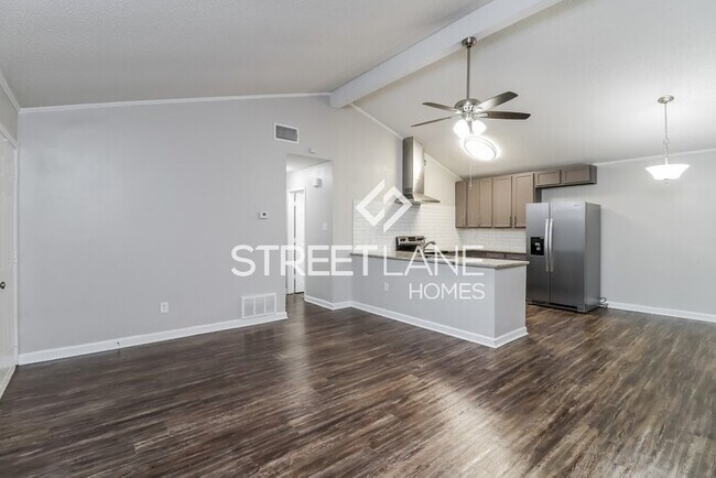 Building Photo - Updated 3 Bedroom in Arlington