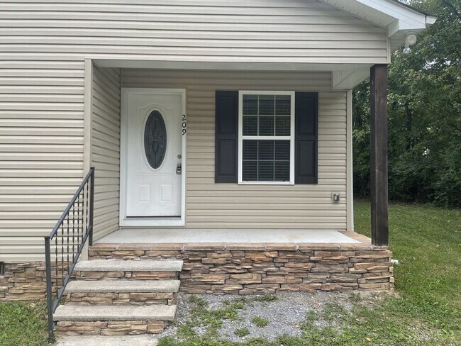 Foto del edificio - Charming 3 Bedroom Home Close to Downtown Tullahoma...