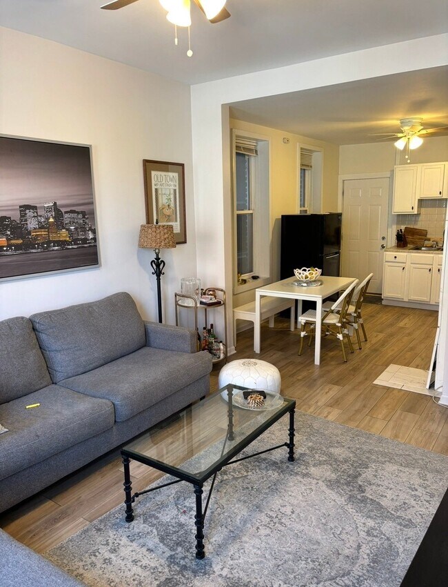 Foto del edificio - 1512 N Greenview Ave