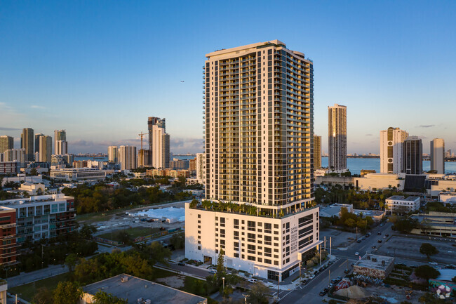 Building Photo - CANVAS