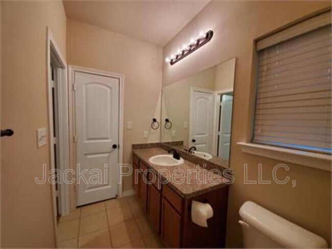 Foto del edificio - 214 N Ricketts St