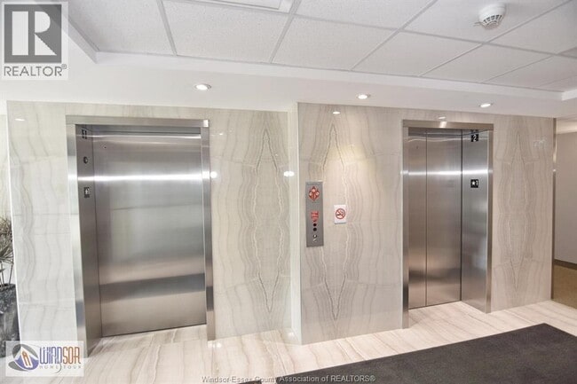 Building Photo - 728 Brownstone Dr