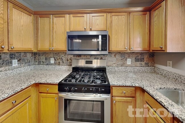 Building Photo - 1455 Enchanted Forest Dr