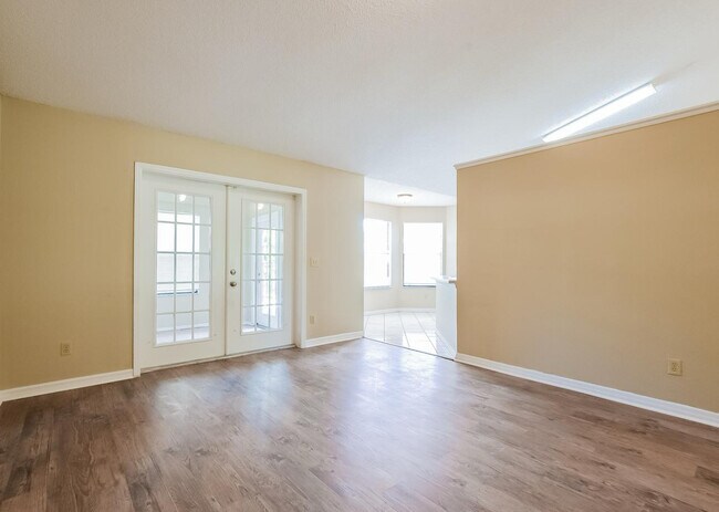 Foto del edificio - 3799 Sutters Mill Cir