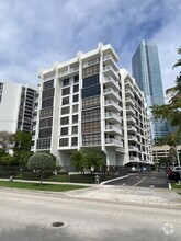 Building Photo - 1440 Brickell Bay Dr