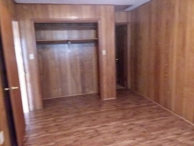 Foto del edificio - Bolivar MO 1 Bed, 1 Bath Apartment